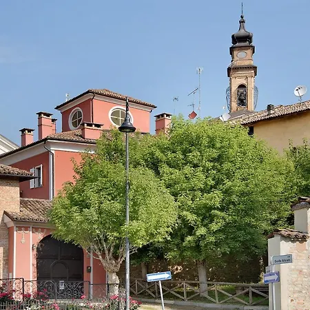 Semesterbostad La Rocca Di Efisio Costigliole d'Asti